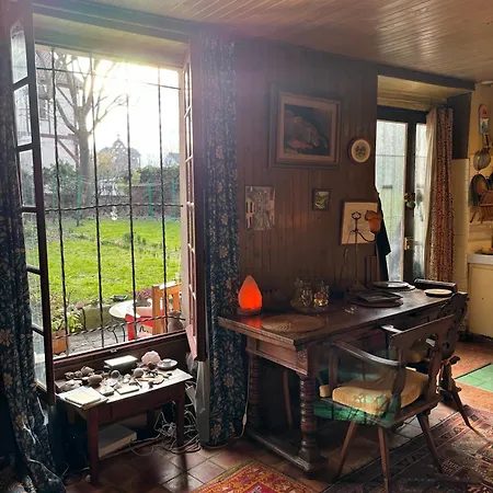 Montmartre Hidden Artist Loft * Paris