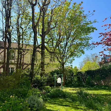 Montmartre Hidden Artist Loft