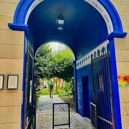 Montmartre Hidden Artist Loft